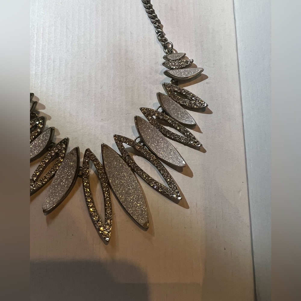 Costume Necklace - Picture 4 of 5